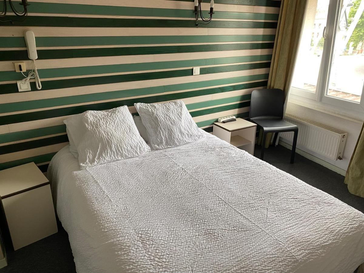 Hotel-Restaurant Les Trois Maures Verdun-sur-le-Doubs Εξωτερικό φωτογραφία