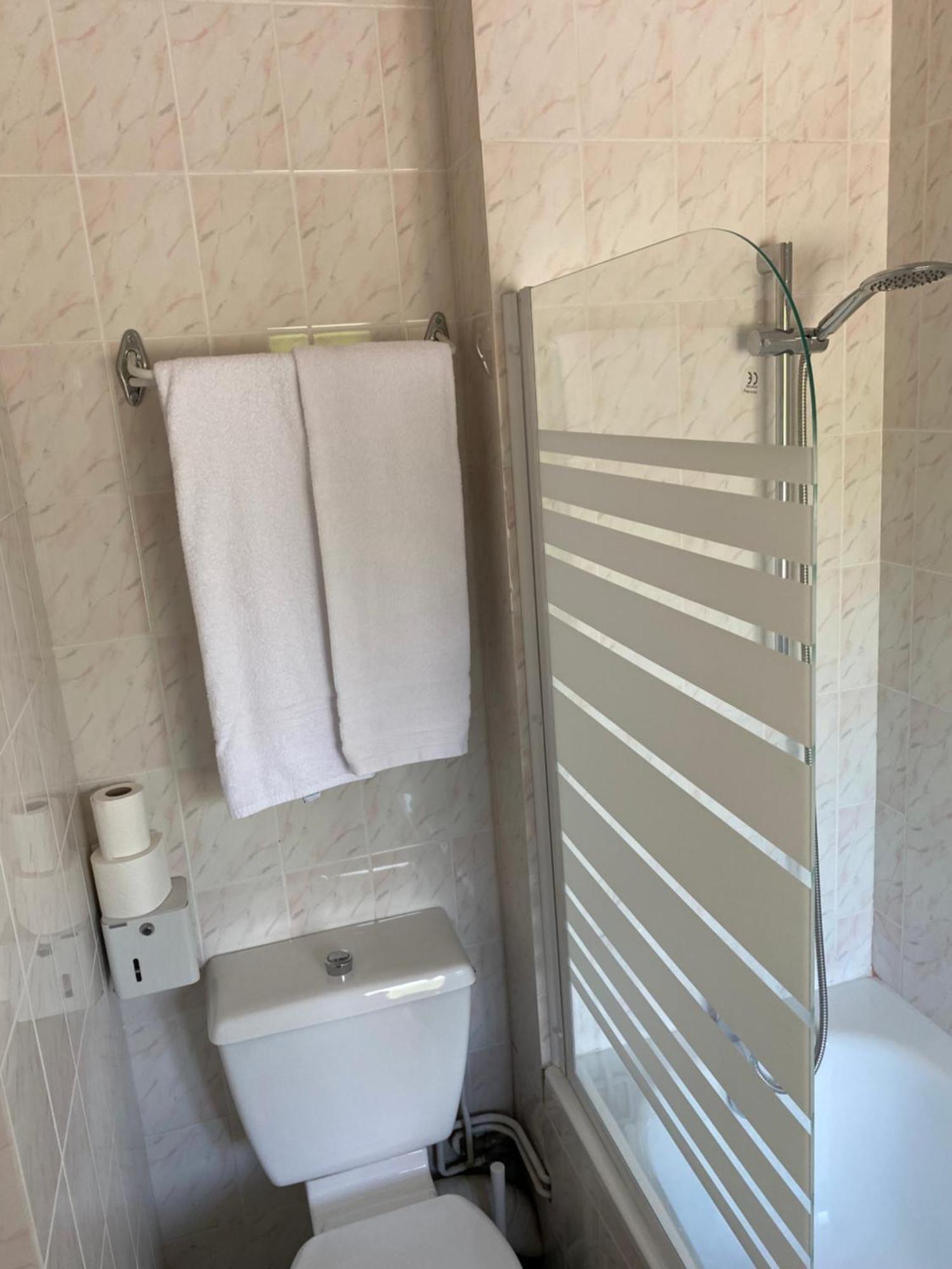 Hotel-Restaurant Les Trois Maures Verdun-sur-le-Doubs Δωμάτιο φωτογραφία